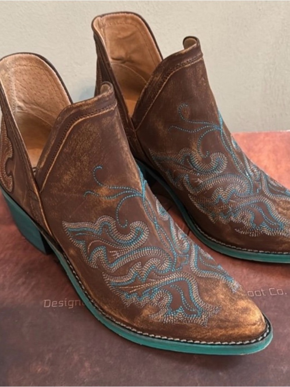 Circle G by Corral Ladies Cognac Embroidered Cowboy Booties